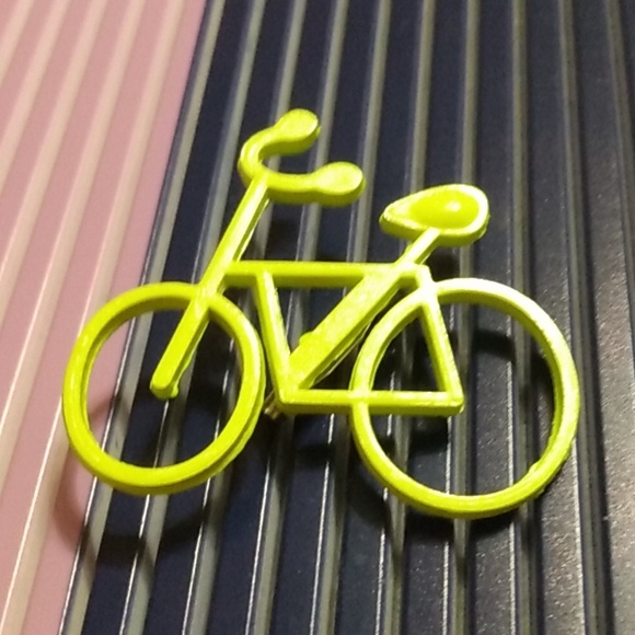 Fun neon green vintage 80s plastic pin - Picture 1 of 2